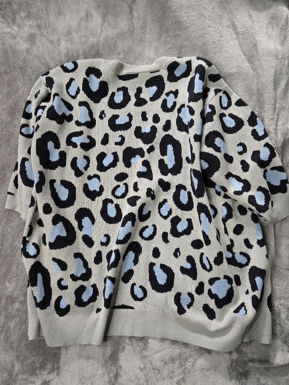 Lane Bryant Light Gray Leopard Print Button-Front Cardigan Sweater - Picture 2 of 2